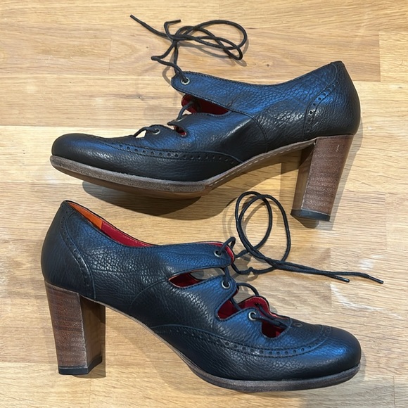 TO & CO laced leather heels (size 38.5) - Picture 5 of 11